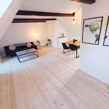 Large Double Room In The Center Of City ランダーズ エクステリア 写真