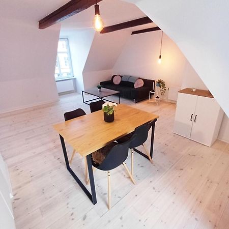 Large Double Room In The Center Of City ランダーズ エクステリア 写真