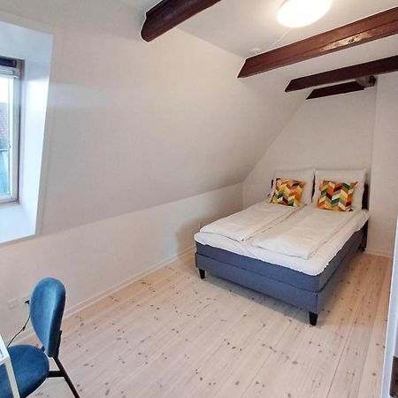 Large Double Room In The Center Of City ランダーズ エクステリア 写真