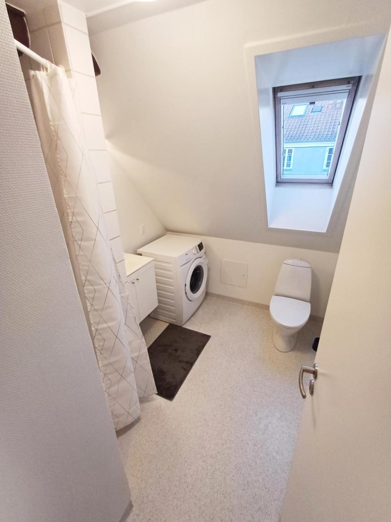 Large Double Room In The Center Of City ランダーズ エクステリア 写真