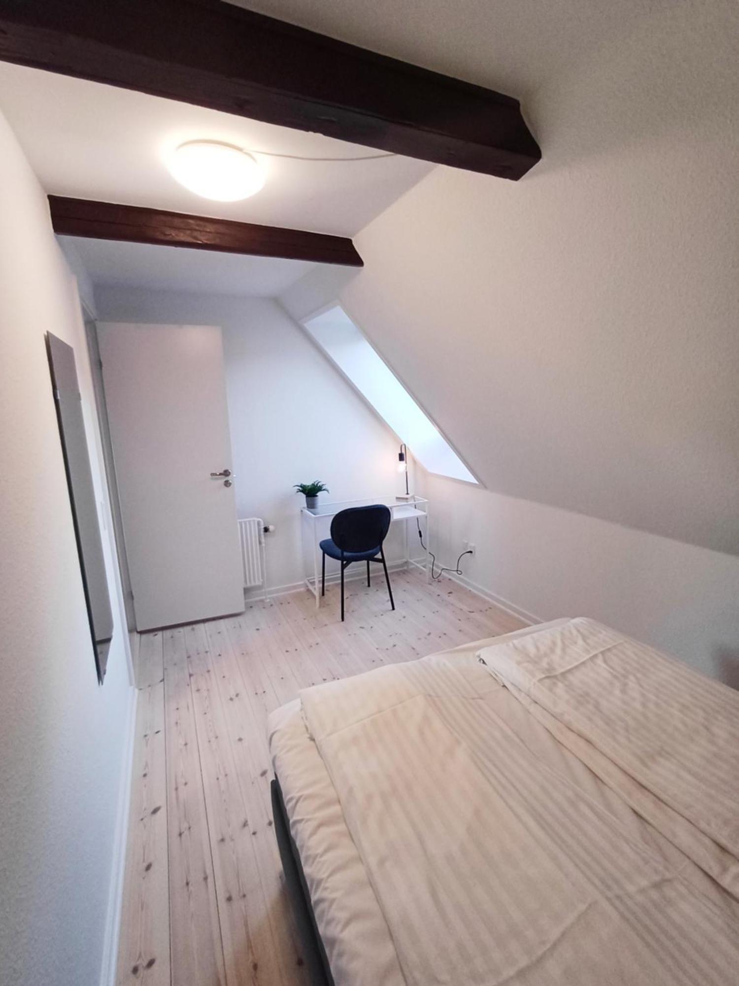 Large Double Room In The Center Of City ランダーズ エクステリア 写真